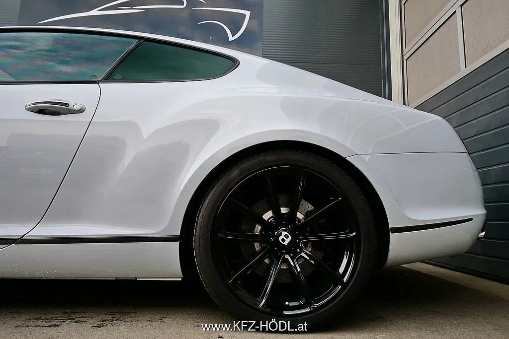 Bentley Continental Supersport Image 8