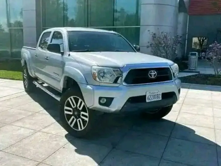 2012 Toyota Tacoma Image 1