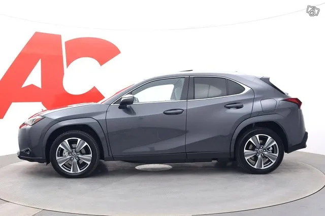 Lexus UX 300e Luxury - Akun bruttokapasiteetti 72,8 kWh. Miljoonan kilometrin / 10 vuoden akkuturva. Image 2