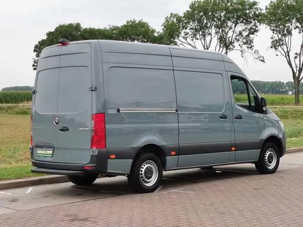 Mercedes-Benz Sprinter 316 L2H2 Airco MBUX AUT Image 3